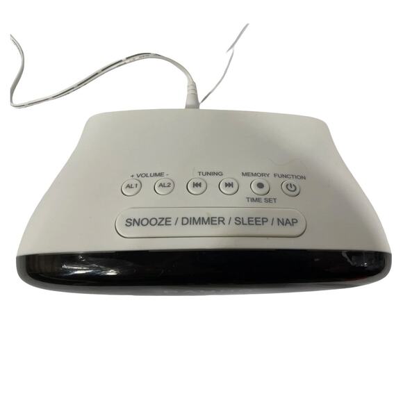 Bauhn AM/FM Radio Alarm Clock with USB charging / AUX in 11614 White w/ Manual - Picture 3 of 4